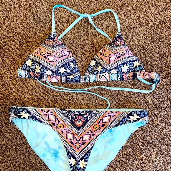 Billabong Other - Billabong reversible 2 piece bikini.